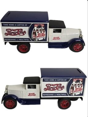 VIntage
PEPSI-COLA Six Pick Delivery Truck Bank With Key Cast Iron Collectible